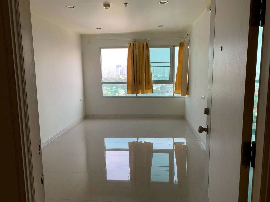 picture Nice empty room for sale on Suksawat Road and near Big C Daokanong - 3/12