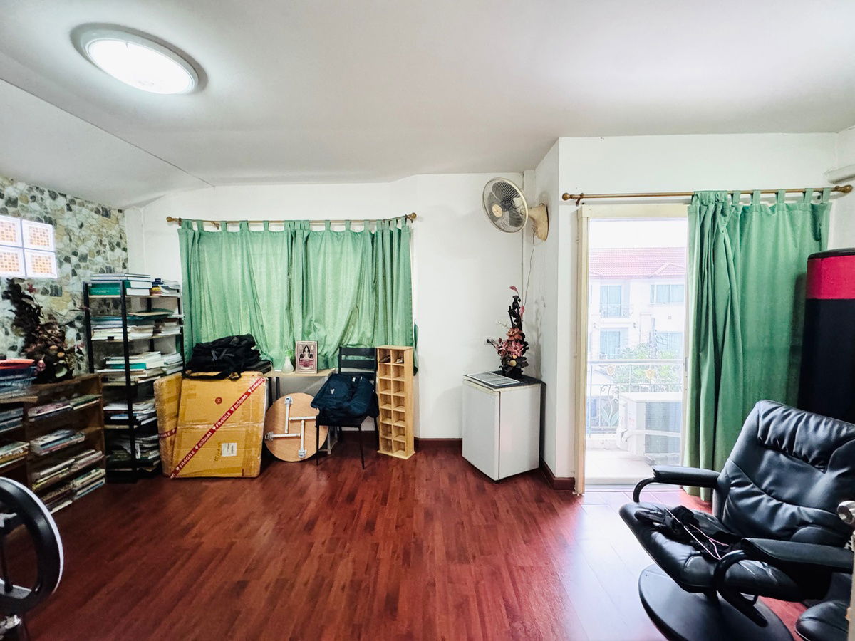 รูป ทาวน์โฮม 3 ชั้น  (หลังมุม)  ‼️ พหลโยธิน 48 ❌ปรับราคาเหลือ 3.19 ล้านเท่านั้น ❌ - รูปที่ 13/16