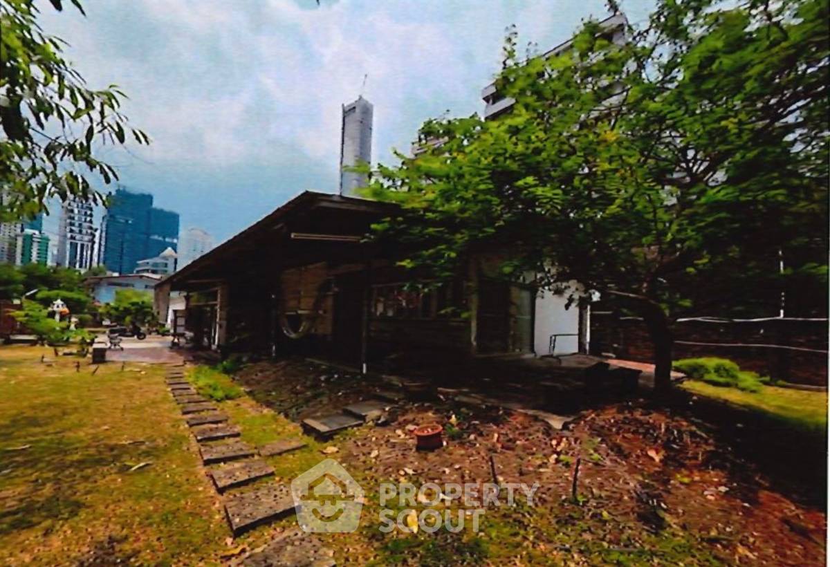 picture 1,088 m² Land for Sale close to Phrom Phong (ID 2353947) - 1/9