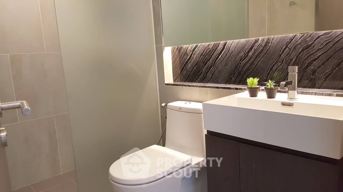 picture 1-BR Condo at The Lumpini 24 near BTS Phrom Phong (ID 437821) - 9/15