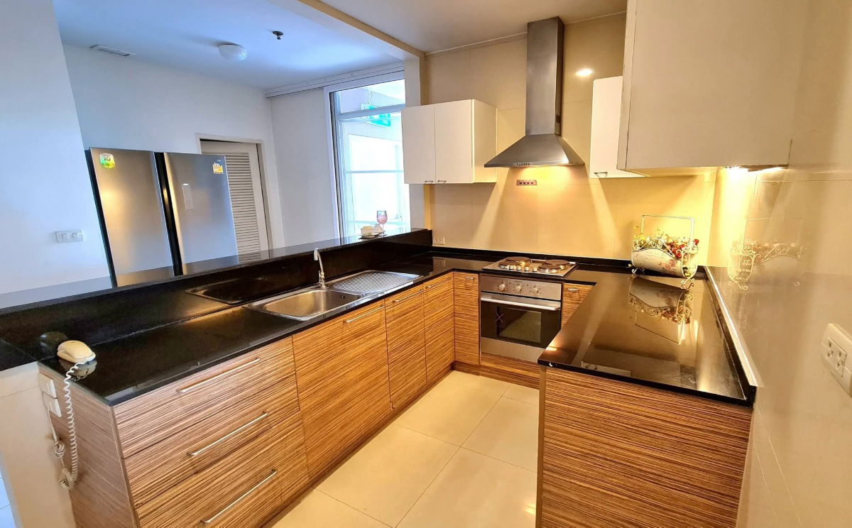 รูป ✨ ให้เช่า Luxury Apartment Sukhumvit 39 – ใกล้ BTS พร้อมพงษ์ เพียง 110,000 บาท/เดือน รหัส RS2451 🏷️💎 - รูปที่ 6/13