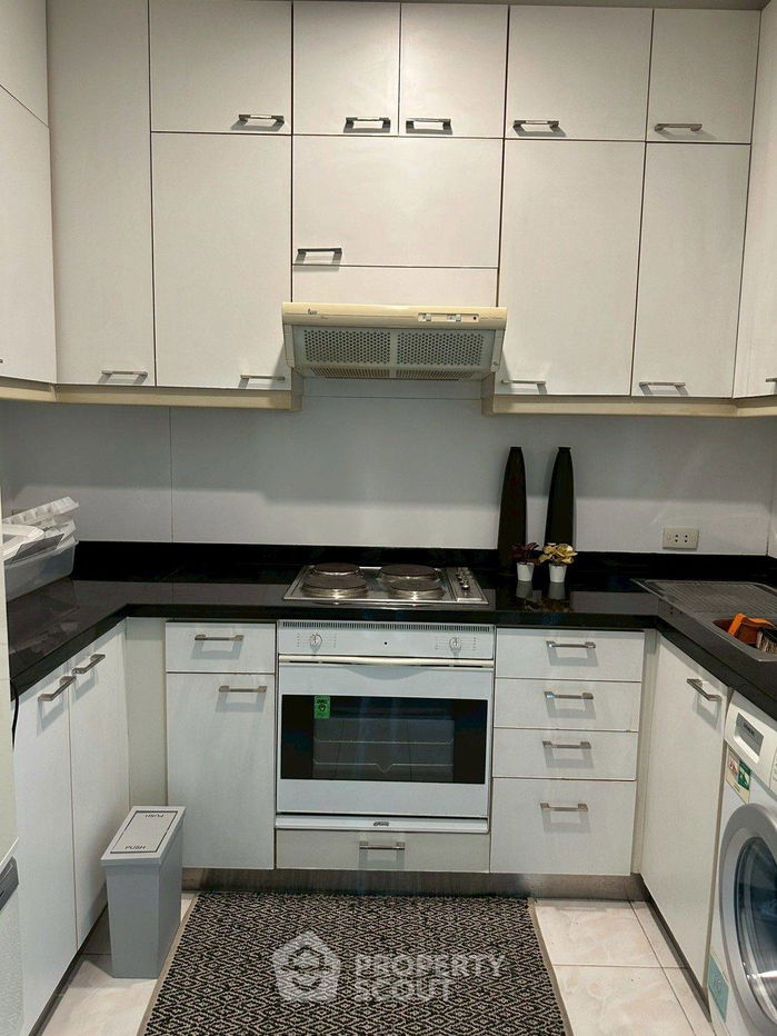 picture 2-BR Condo at President Place near BTS Chit Lom (ID 2353592) - 5/22