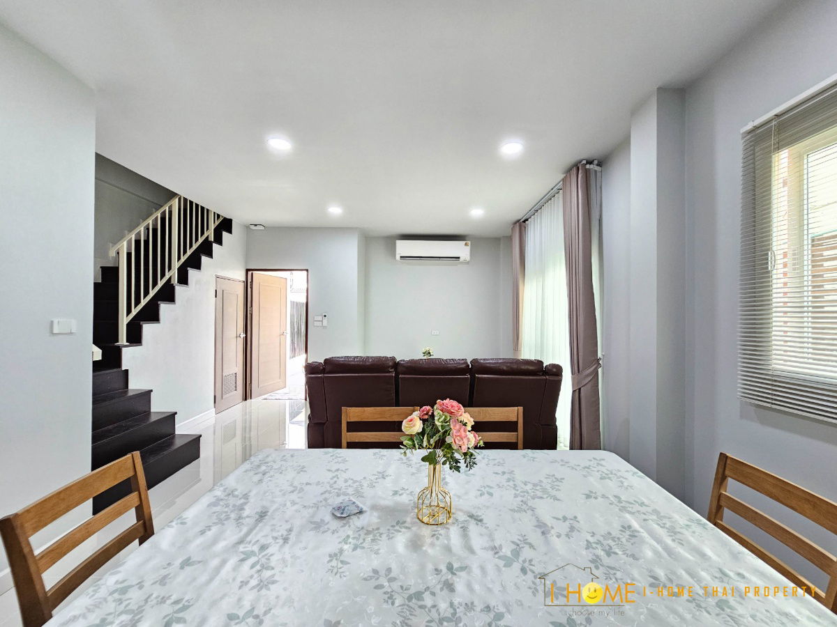 picture Two storey house for rent with 2 bedrooms,3 toilets and 1 kitchen.  - 11/26