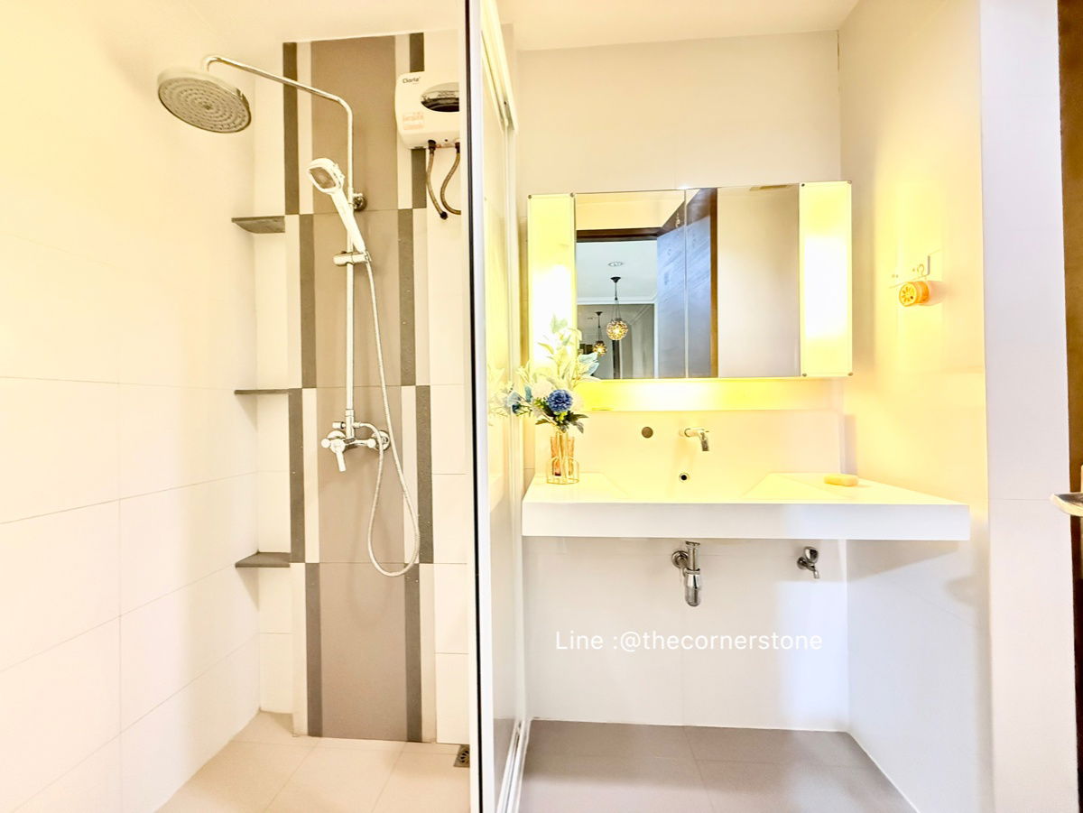 picture  For Rent 𝐑𝐇𝐘𝐓𝐇𝐌 𝐑𝐚𝐭𝐜𝐡𝐚𝐝𝐚 Size 37 Sq.m. Floor 20+ Near MRT-Ratchadapisek  - 12/13