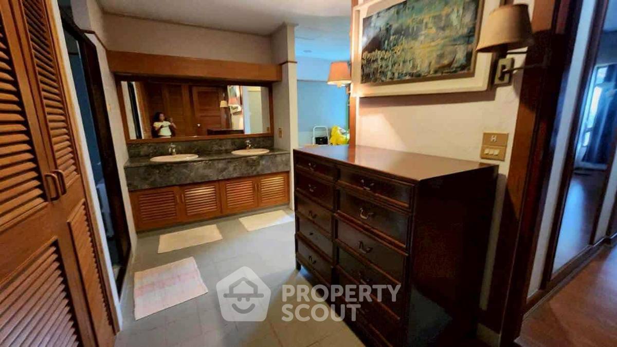 picture 2-BR Condo at Baan Somprasong Condominiums in Na Chom Thian (ID 2354439) - 12/23