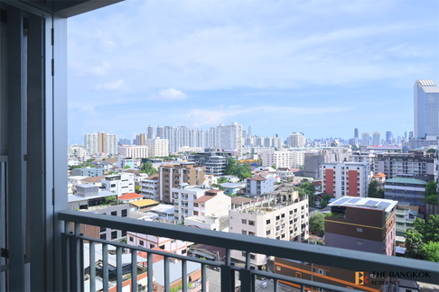 RHYTHM Ratchada-Huaikhwang Convenient Travel, Great Value per Square Meter near MRT Huai Khwang Station
