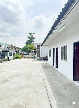 รถไฟฟ้าศรีลาซาล 3.1 กม.Mega Bangna 2.4กม. ถูกกว่าโกดัง คฤหาสน์ 7นอน ให้เช่า 160 ตร.ว. 640ตรม. เช่า ตรงข้ามโรงพยาบาลพริ้นซ์ สุวรรณภูมิ