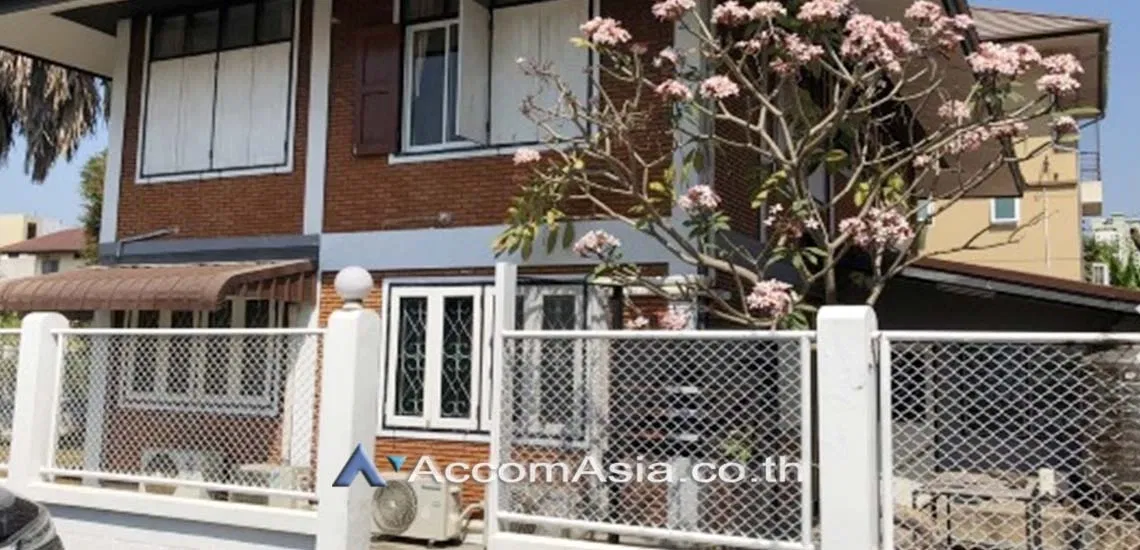 รูป 🔼🔽 AccomA 📩 Home Office 3 BR House in Khwaeng Sam Sen Nai (AA29576) - รูปที่ 1/12