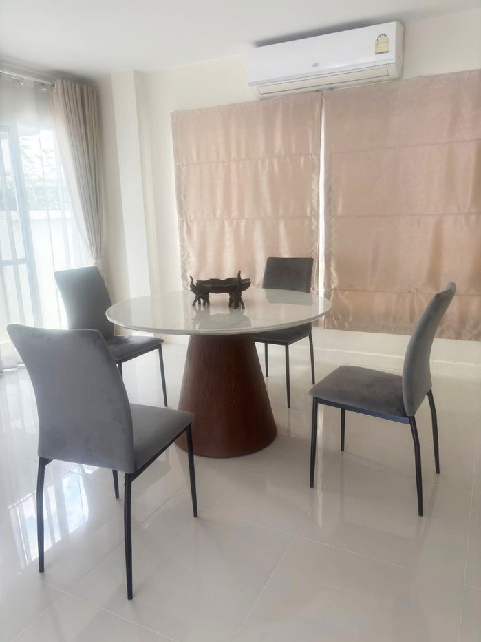 picture A house two storeys for rent with 3 bedrooms,3 toilets and 1 kitchen. - 4/14