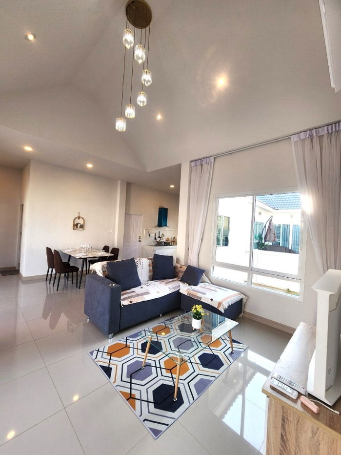 picture Single-storey Pool Villa house for rent with 3 bedrooms,2 toilets and 1 kitchen.  - 3/18