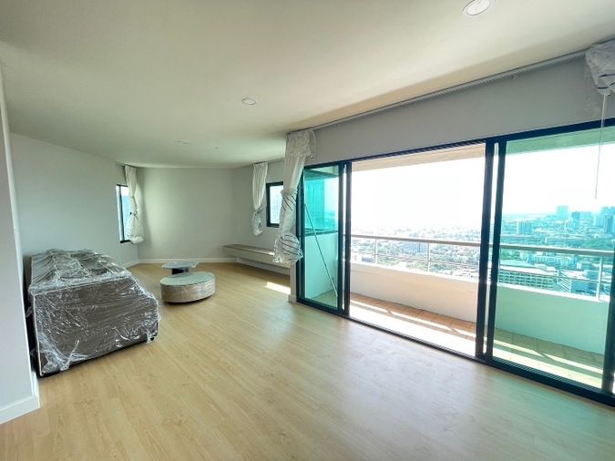 3-bed condo for rent, 230 sqm, Sathorn Gardens