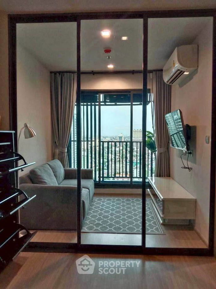 picture 1-BR Condo at Life Ladprao near BTS Ha Yaek Lat Phrao (ID 2350389) - 2/10