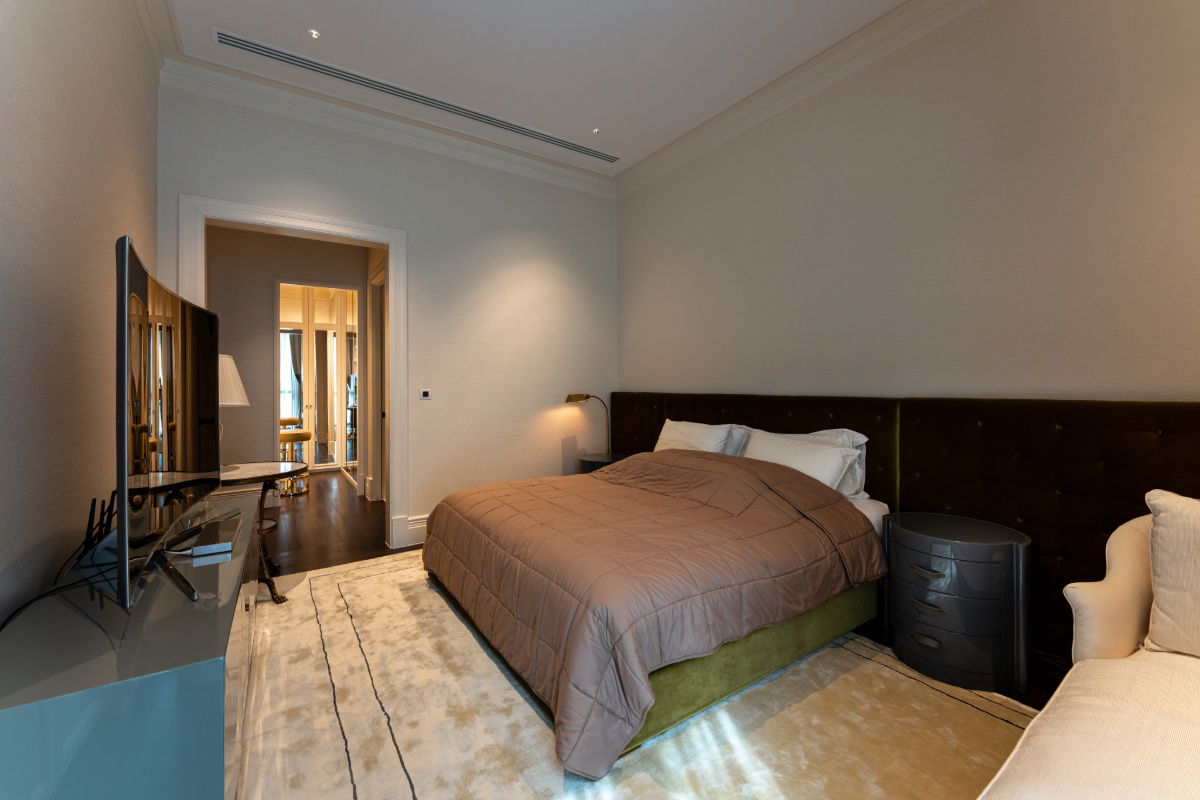 picture ❖ Nice Decoration ❖ 15+ floor, size 292.10 sq.m. | 2 bedrooms, fully furnished | Condominium near Central Embassy only 1 min., BTS Phloen Chit 3 mins. - 3/14