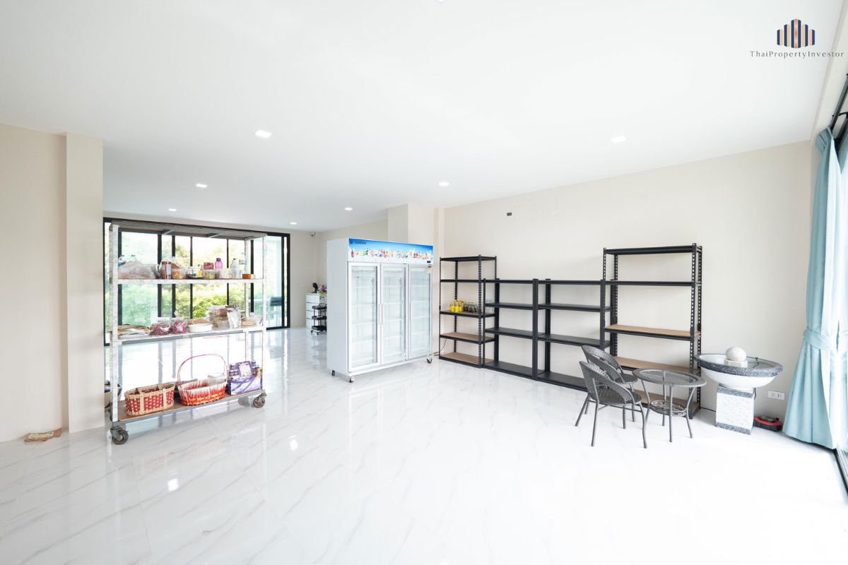 picture sale: A modern-style house with fully filled land, ideal for developing into a distribution center  - 4/13