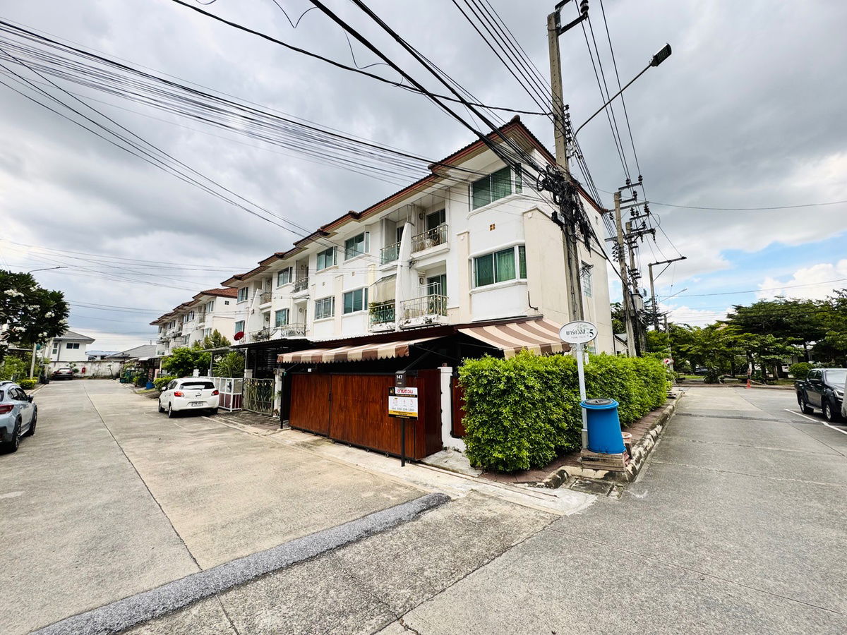 รูป ทาวน์โฮม 3 ชั้น  (หลังมุม)  ‼️ พหลโยธิน 48 ❌ปรับราคาเหลือ 3.19 ล้านเท่านั้น ❌ - รูปที่ 2/16
