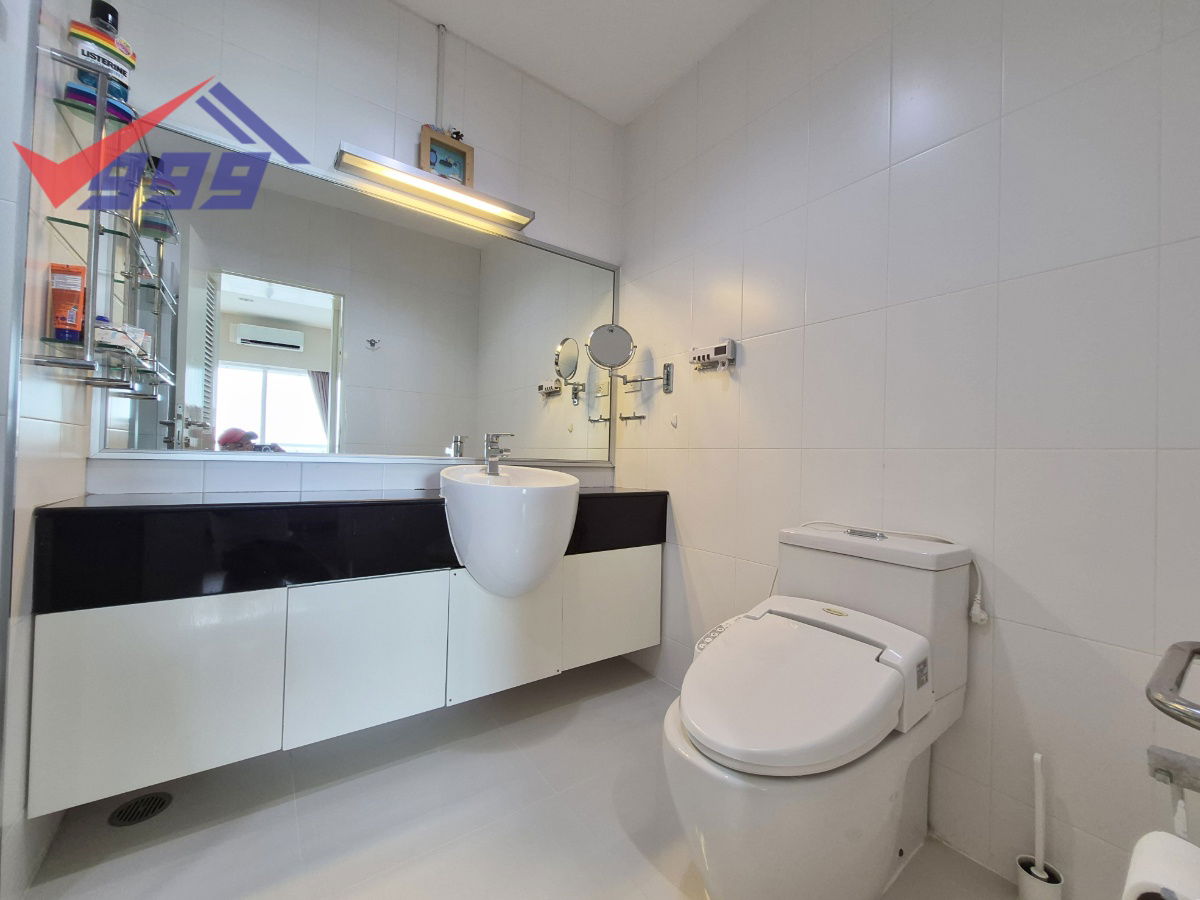 picture For Rent: The Fourwings Residence Condominium, 2-Bedroom - 13/53