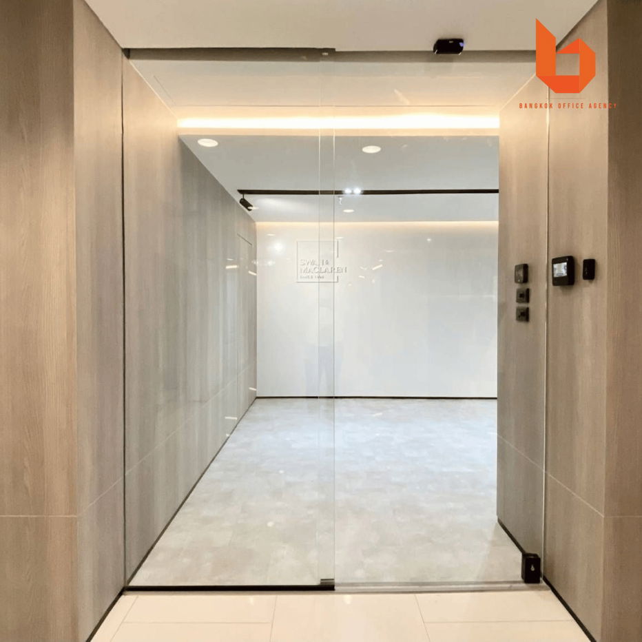 picture Office for rent on Sukhumvit 21, near Phetchaburi Station, size 226 square meters. - 6/6