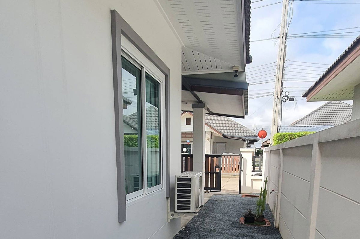 picture House for  rent  with  2 bedrooms   and  2 toilets. - 16/17