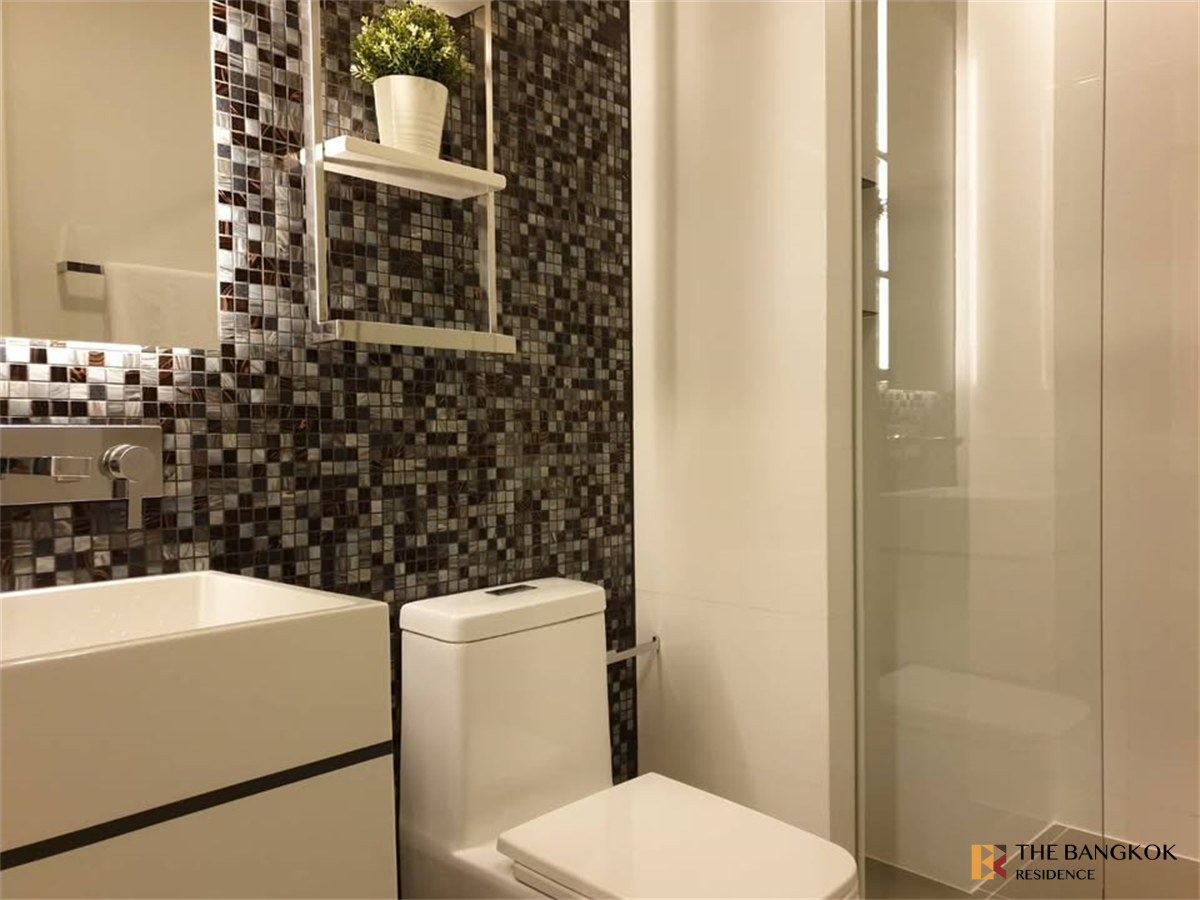picture Condo in Great Location, Ready-to-move-in The Room Sukhumvit 69 near BTS Phra Khanong - 2/9