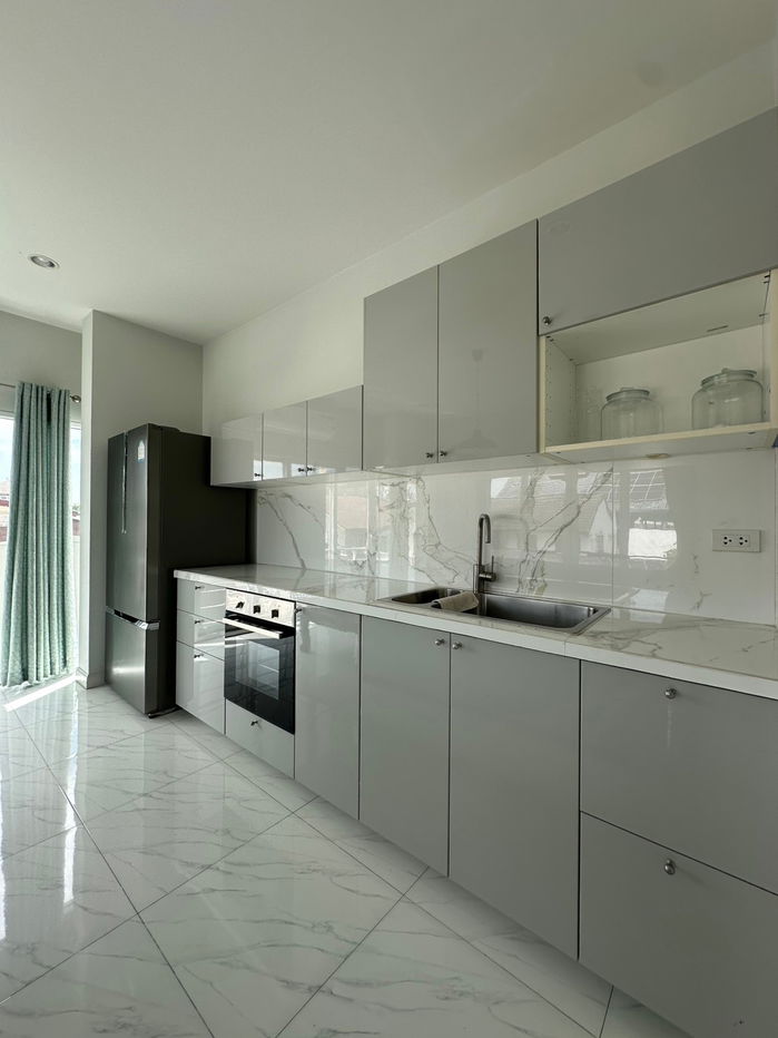 picture 🏕 For Rent: 3-Storey Detached House Convenient location with easy access to Ladprao – Huai Khwang – Sutthisan - 7/9