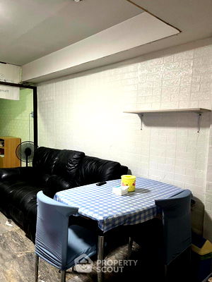 เช่าคอนโด รพ.จุฬาลงกรณ์ : คอนโด 1-ห้องนอน ที่ สาธร คอนโดเพลส ใกล้ MRT คลองเตย (ID 2281861)