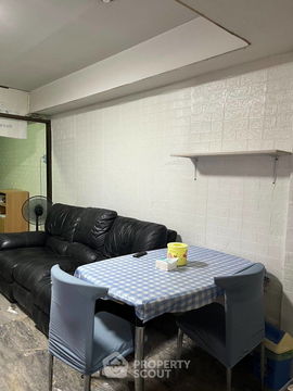 1-BR Condo at Sathorn Condo Place near MRT Khlong Toei (ID 2281861)