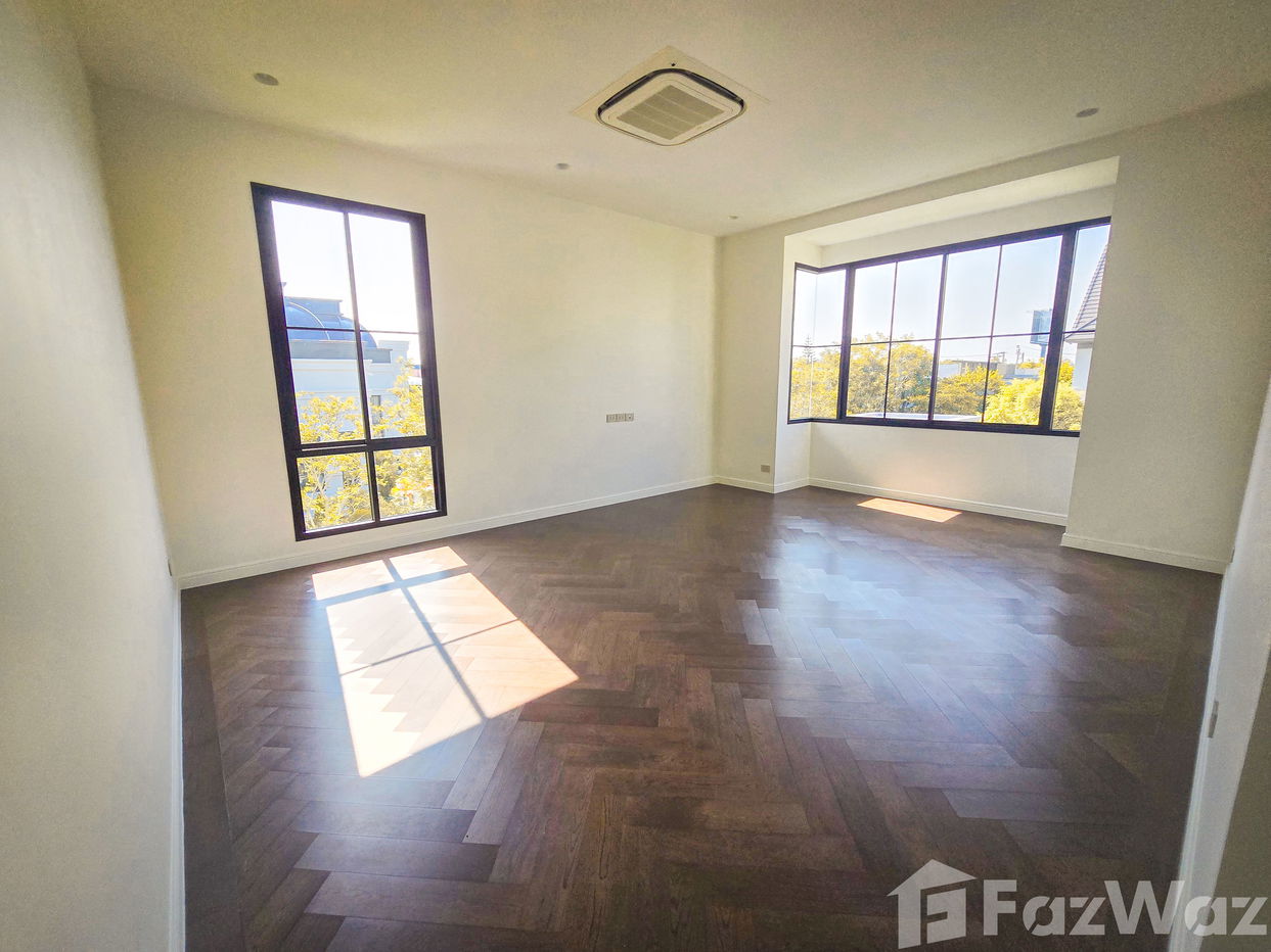 picture 5 Bedroom House for sale at Narasiri Phahol - Watcharapol  1869460 - 7/11