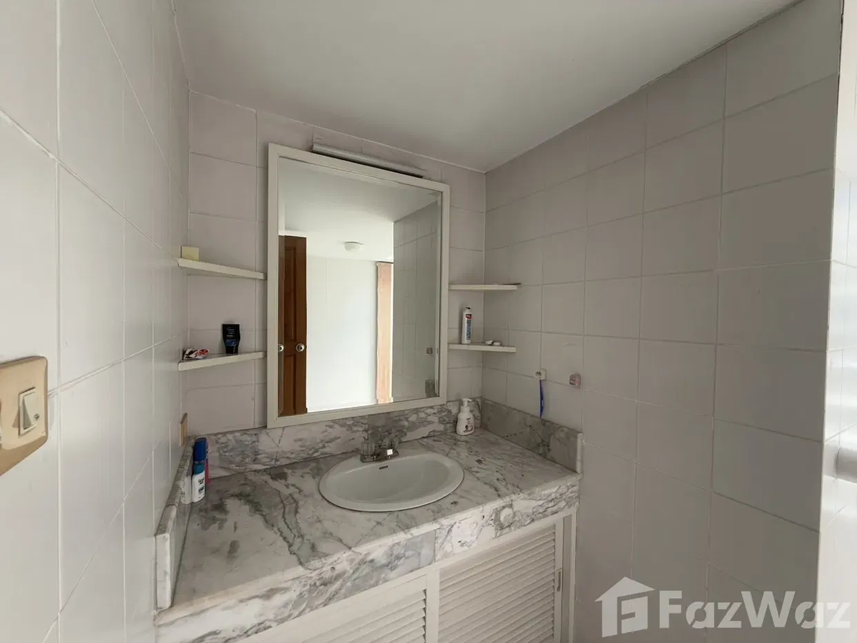 picture 4 Bedroom Luxury Oriental Beachfront Property for Sale 1995354 - 12/42