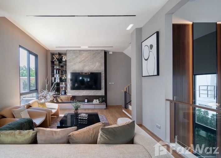 4-bed townhouse for sale, 275 sqm, 27.8 sq wah, Phasi Charoen