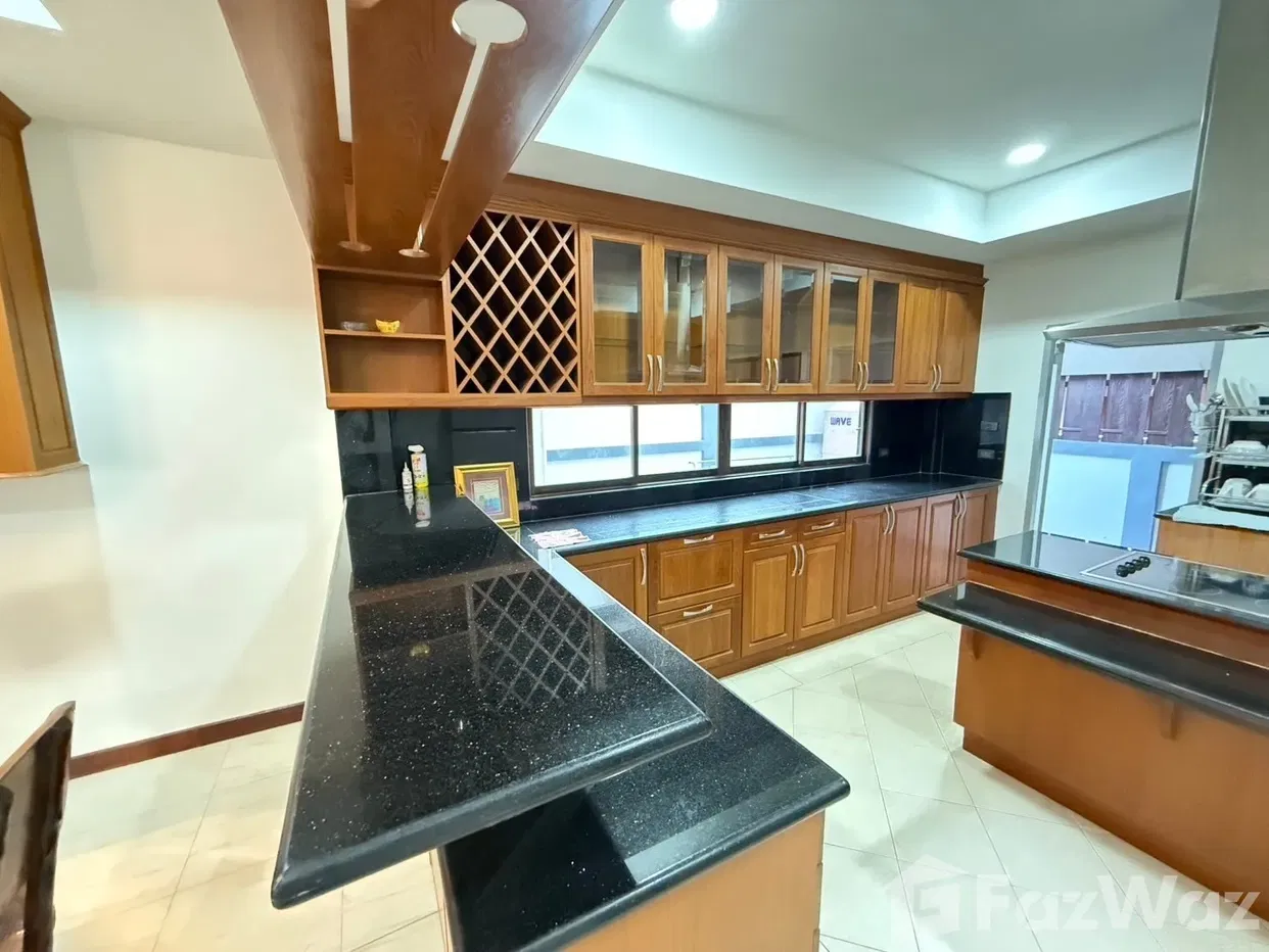 picture 5 bedroom villa fully furnish at Centtral Park 5 Pattaya 2008723 - 12/36