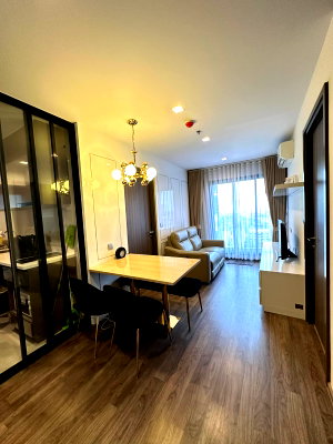 Condos for rent : Modern Condo in Prime Location | Fully Furnished | BTS & Malls in Walking Distance
