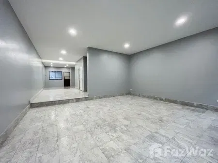 picture 5 Bedroom Townhouse for rent in Khlong Tan Nuea, Bangkok  1372082 - 8/12