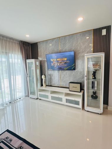 ให้เช่าบ้านเดี่ยว 4 ห้องนอน 210 ตร.ม. 1 ตร.ว. เซนโทร วิภาวดี