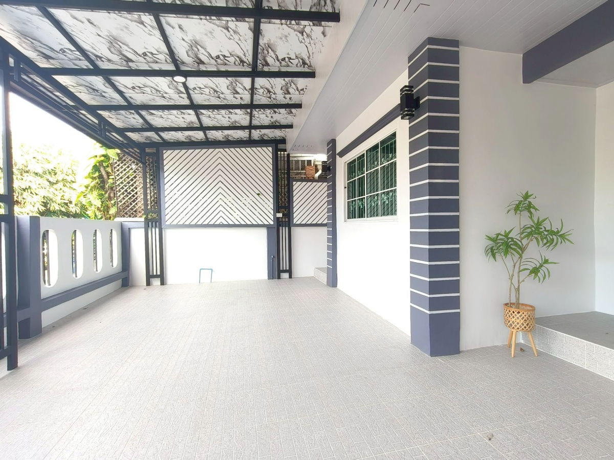 รูป บ้านเดี่ยว ชั้้นเดียว โซนลาดกระบัง ถนนคุ้มเกล้า 11/4 หมู่บ้านปักษาวิวล์  ใกล้ตลาดสด  ของกินมากมาย นัดชมบ้านโทรเลย 085-318-6868  - รูปที่ 9/27