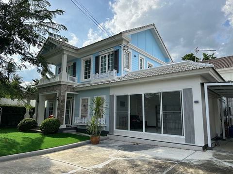 🏡 Single house for rent, Golden Place Village (Ekachai-Wongwaen)