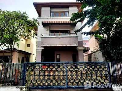 Houses for sale Bangna Commercial College : 3 Bedroom House for sale in Nong Bon, Bangkok  1690774