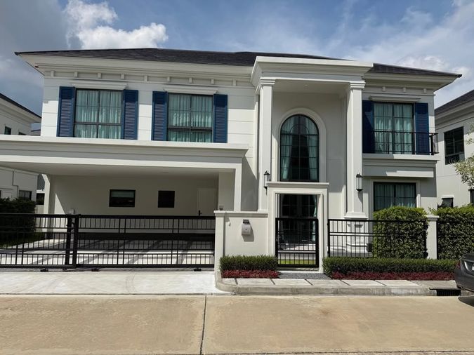 Hone for rent  Setthasiri Bangna KM.10  fully furnished and best price ready to move in