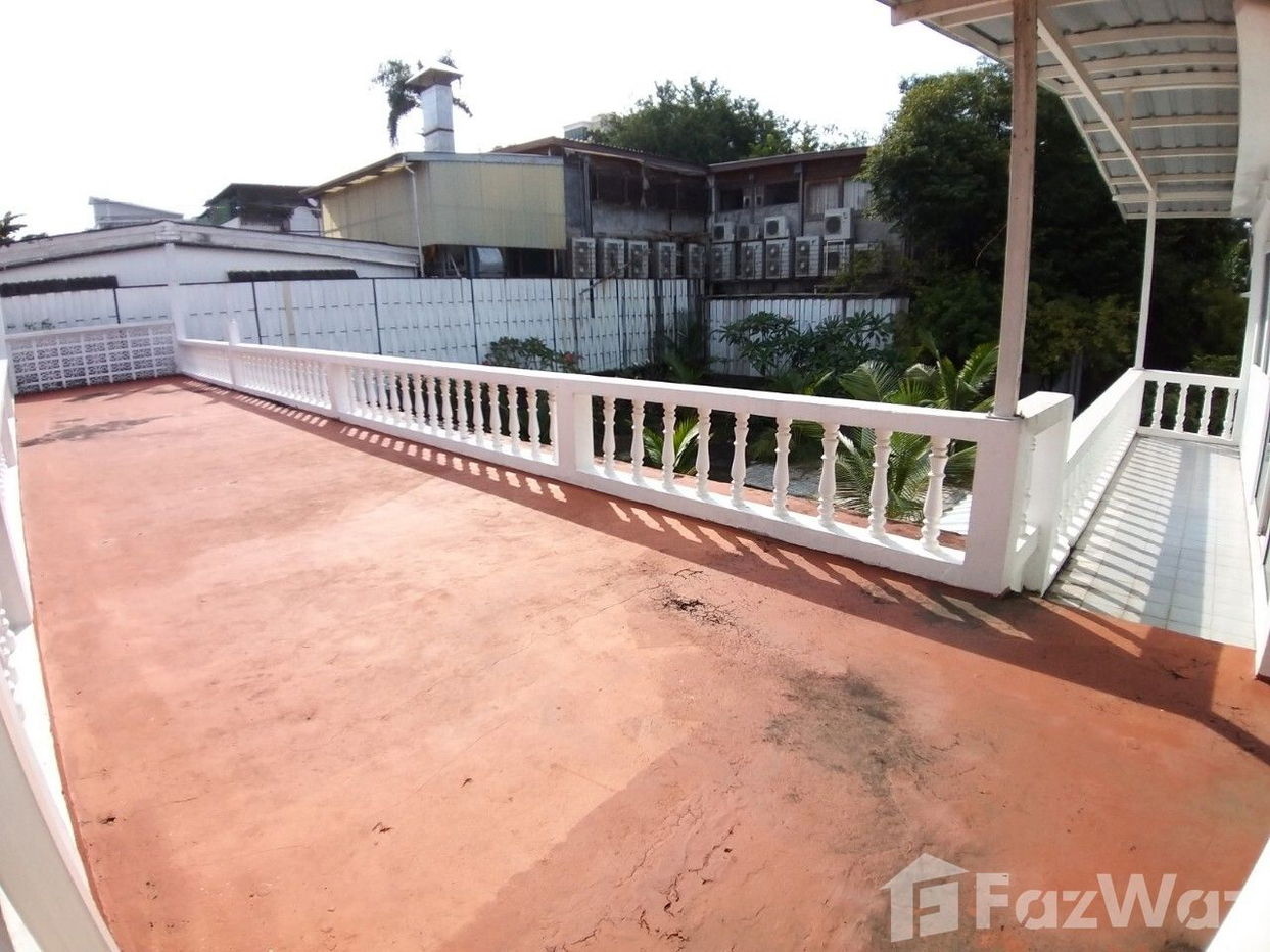 picture 8 Bedroom House for sale in Khlong Chan, Bangkok  1692470 - 3/12
