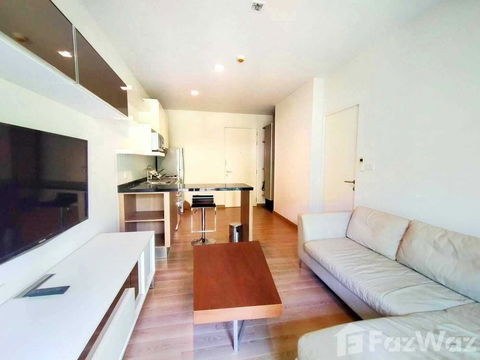 Catch Paradise in the Hub of Bangkok: Get Your Piece Now! 1094360