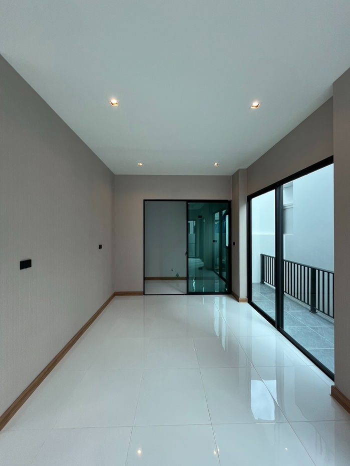 picture Two-story semi-detached house for sale 3 bedrooms 3 bathrooms and 1 parking. - 8/32