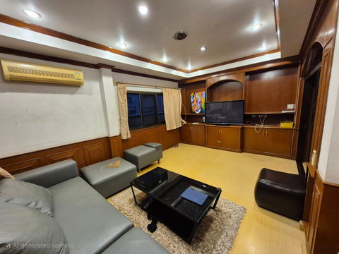 🏡 2-story detached house for rent in Soi Sabai Jai, Suthisan. 4 bedrooms, 74 sq wah, near the MRT and main roads.