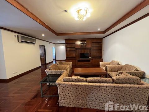 Living the High Life in Khlong Toei Nuea - Secure This Stunning Condo Now! 1136232