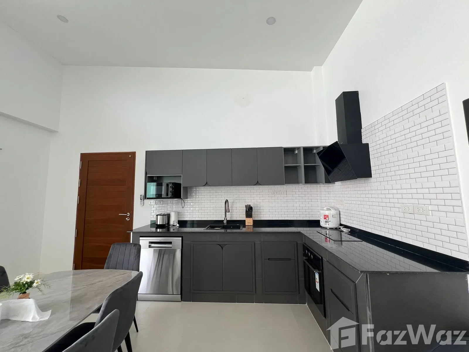 3 Bedroom Villa for rent in Rawai, Phuket  5746793