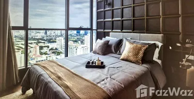 Condos for sale Phloen Chit Road : Duplex-Penthouse unit Corner 5718839