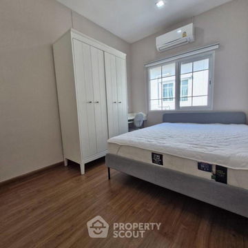 ทาวน์เฮาท์ 4-ห้องนอน ใกล้ สนามบินเชียงใหม่ (ID 2036082)