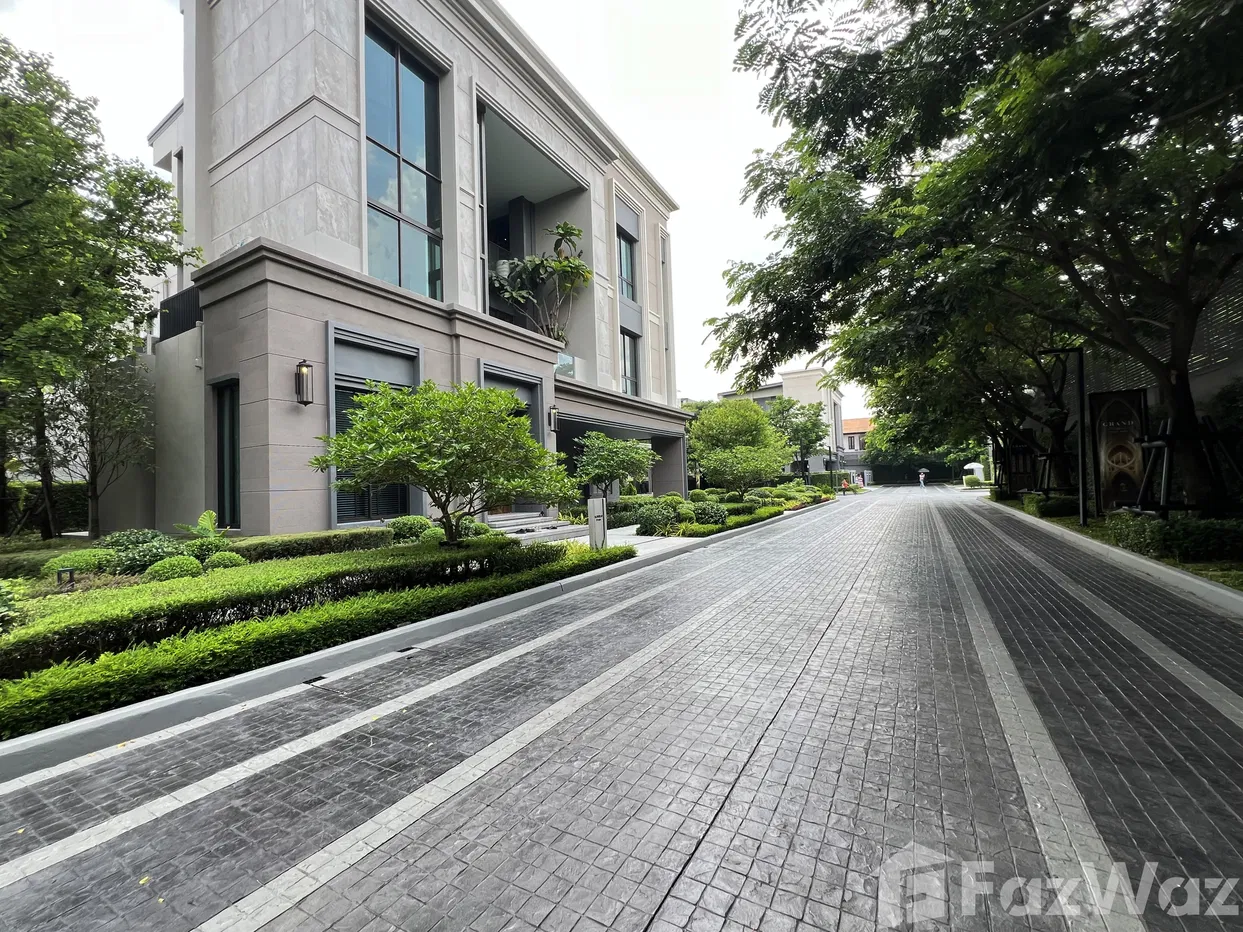 รูป ULTIMATE LUXURY 5-BED CORNER HOUSE WITH PRIVATE PRIVATE LIFT 5750673 - รูปที่ 125/131