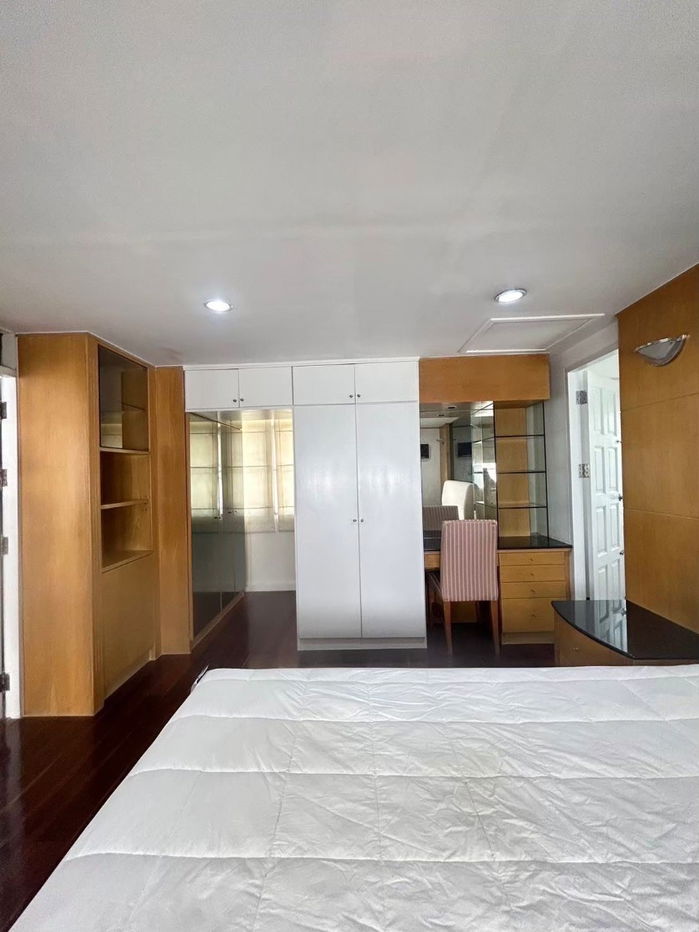 picture 🏡 2-story, 3-bedroom, fully furnished detached house for rent in Rama 9 Soi 43. Parking for 3 cars, near the main road. - 16/25