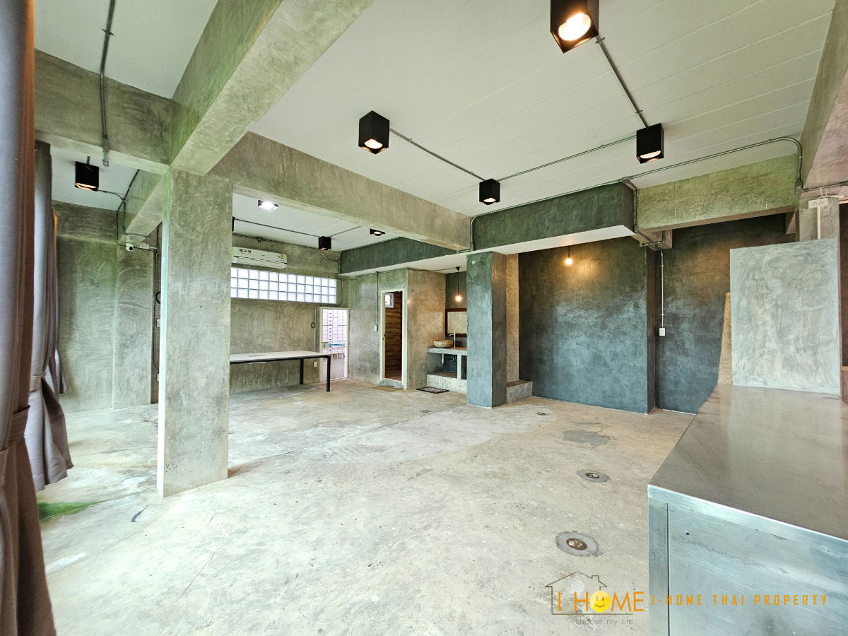 รูป บ้านเดี่ยวสองชั้นพร้อมห้องบนดาดฟ้า  2ห้องนอน 4 ห้องน้ำ 2 ห้องนั่งเล่น 1 ห้องออฟฟิศใหญ่  - รูปที่ 10/40