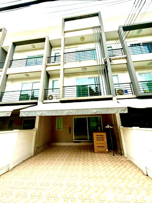 Townhouses for rent อ่อนนุช 17 : 3 Bed+3 Bath Sukhumvit 77 Townhouse for Rent near BTS Onnut 5742032
