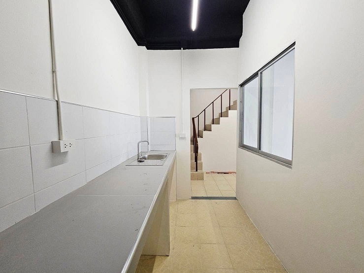 รูป ให้เช่า บ้านแฝด 2 ชั้น ใกล้ MRT-จรัญฯ 13 ปรับปรุงใหม่ทั้งหลัง มี  2 ห้องนอน 2 ห้องน้ำ 22 ตรว. เพียง 15,000 บาท - รูปที่ 3/12